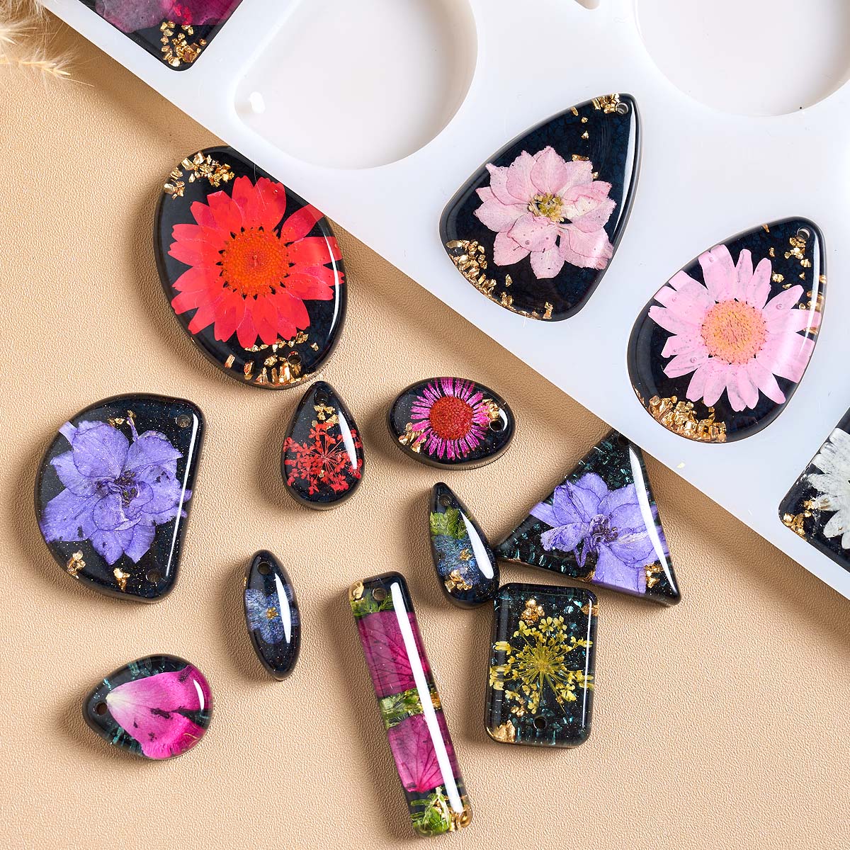 Time Stone Pendant Silicone Mo - Resin Art Necklace 评论和价格